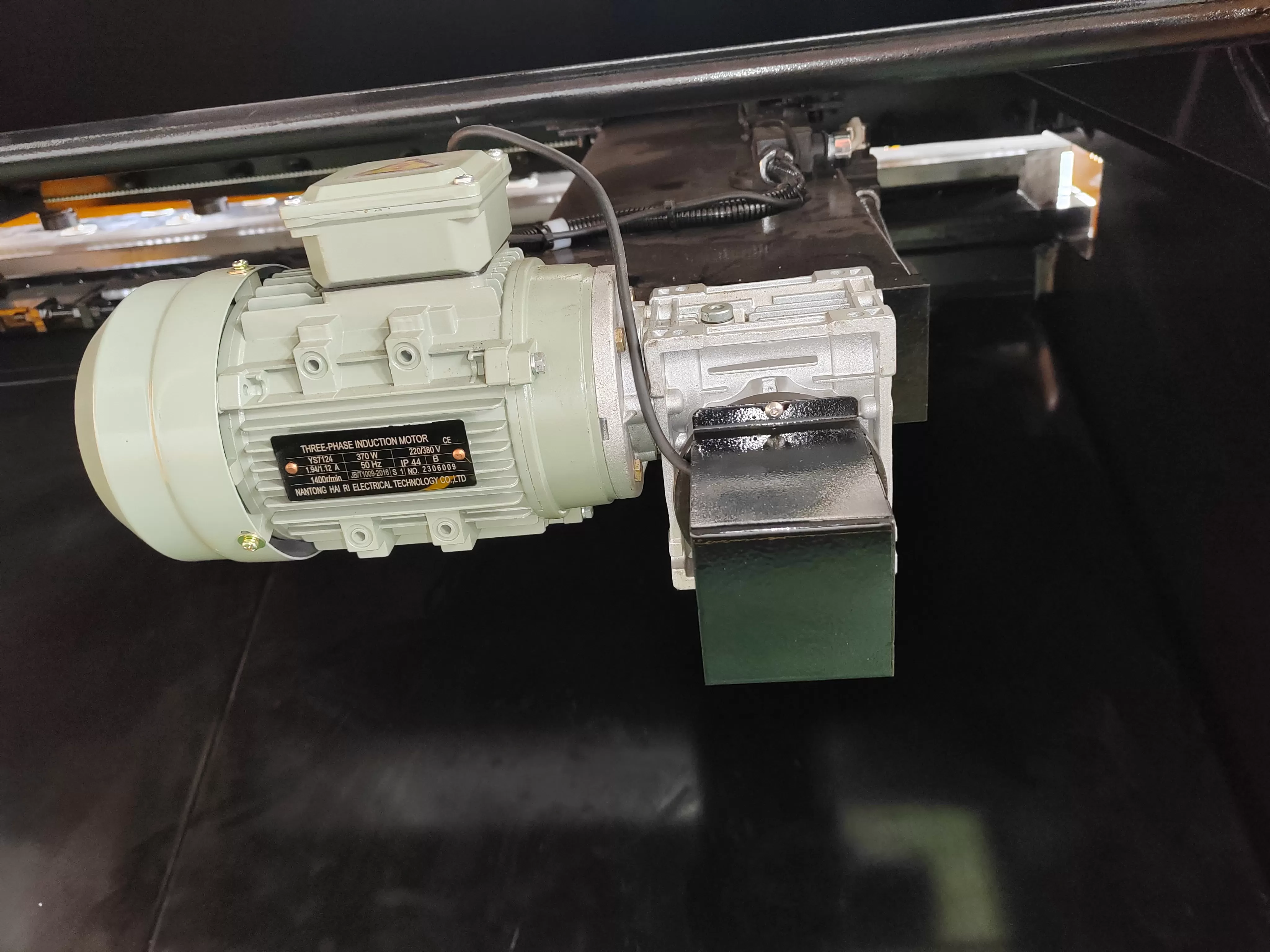 Гильотина гидравлическая Stalex HSB 3200x6