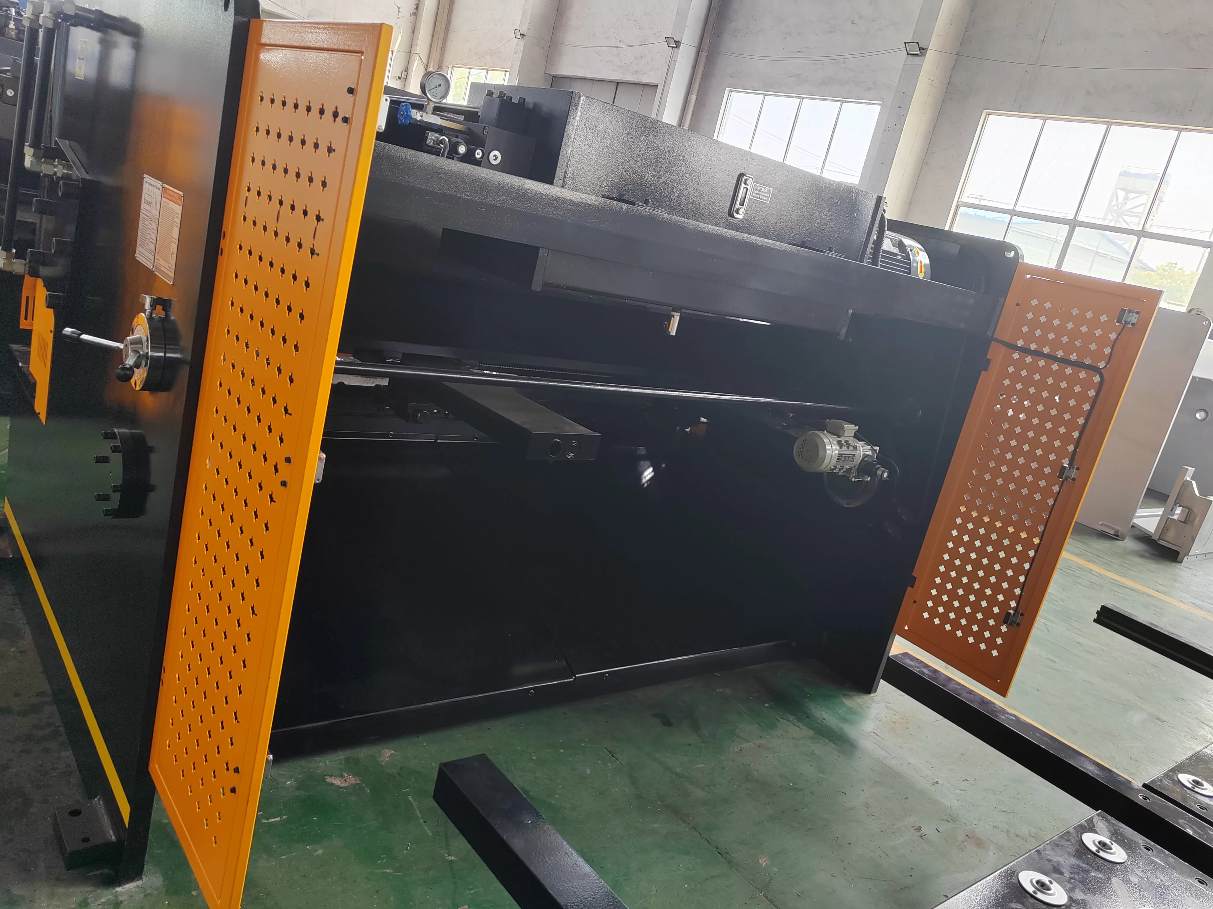 Гильотина гидравлическая Stalex HSB 3200x10